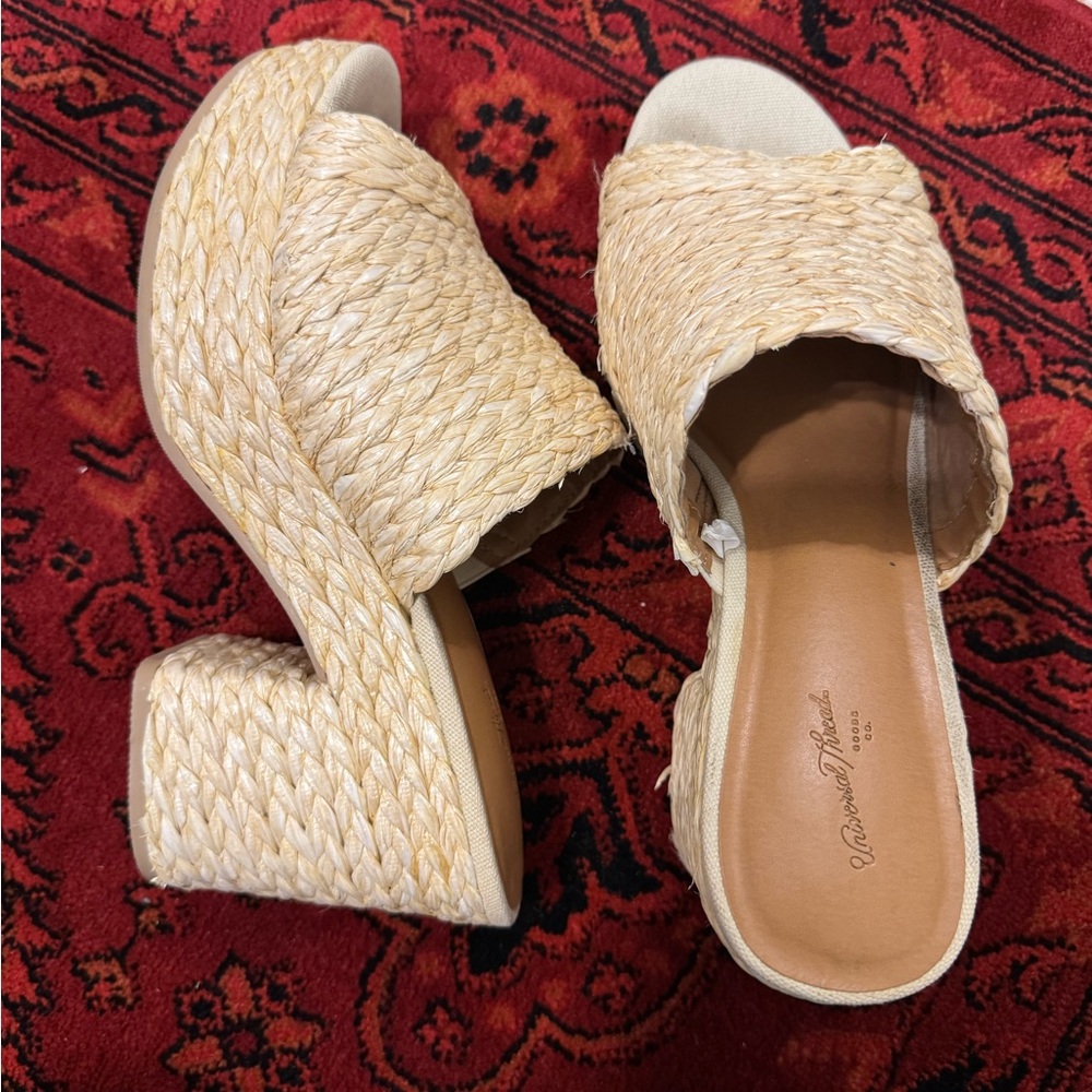Universal Thread Woven Platform Sandals